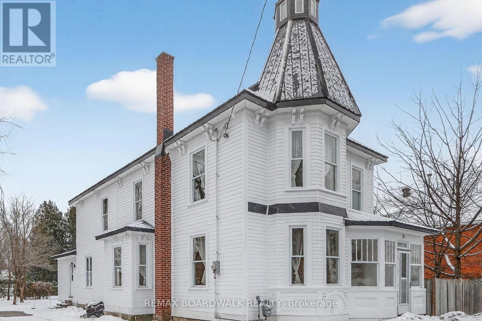 Property Photo:  11 Alfred Street  ON K7A 4H6 