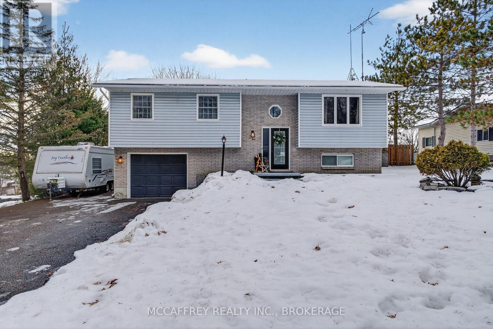 Property Photo: 84 Southwood Crescent ON K7R 3L2