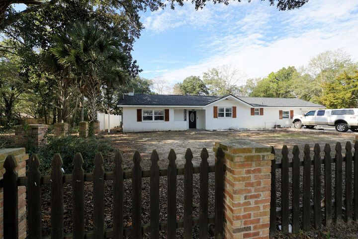 Property Photo: 10 NW Wright Parkway FL 32548