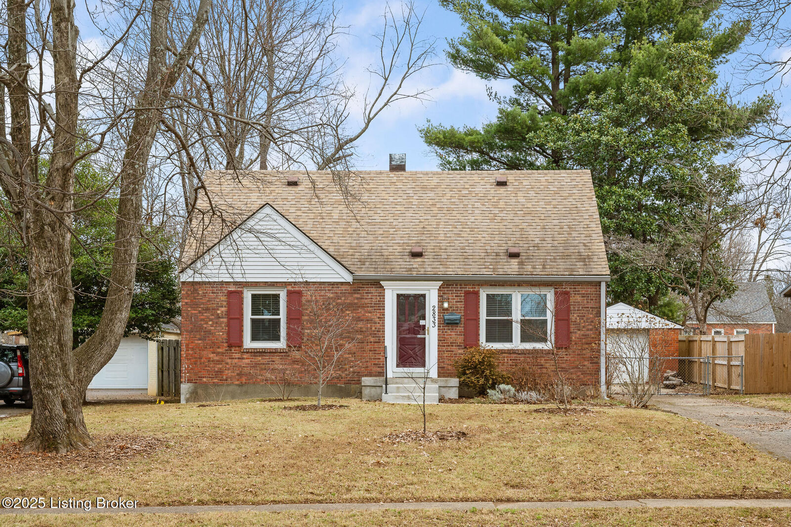 Property Photo:  2833 Yorkshire Blvd  KY 40220 