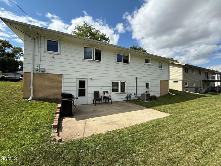 Property Photo:  1723 21st Street  ND 58501 