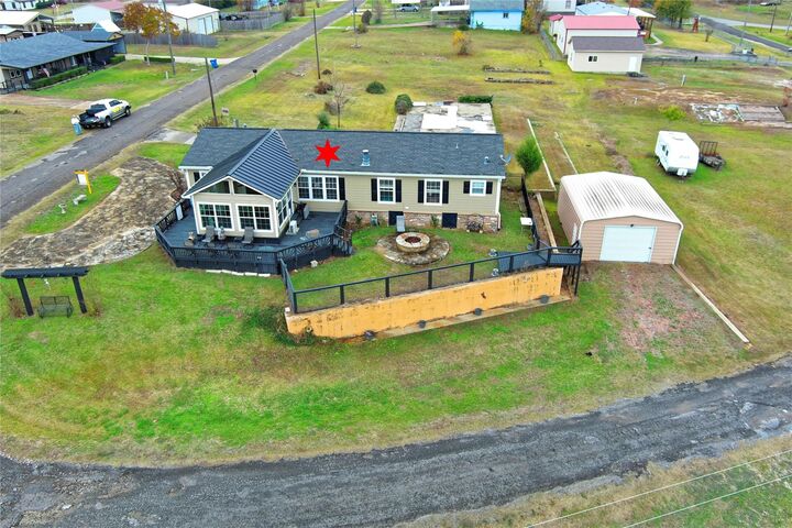 Property Photo: 121 Read Oak TX 77360