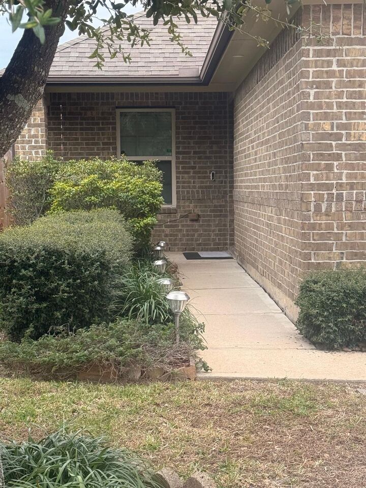 Property Photo:  13842 Roman Ridge Lane  TX 77047 