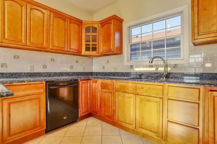 Property Photo:  24 Emerson Ave 2  NJ 07306 