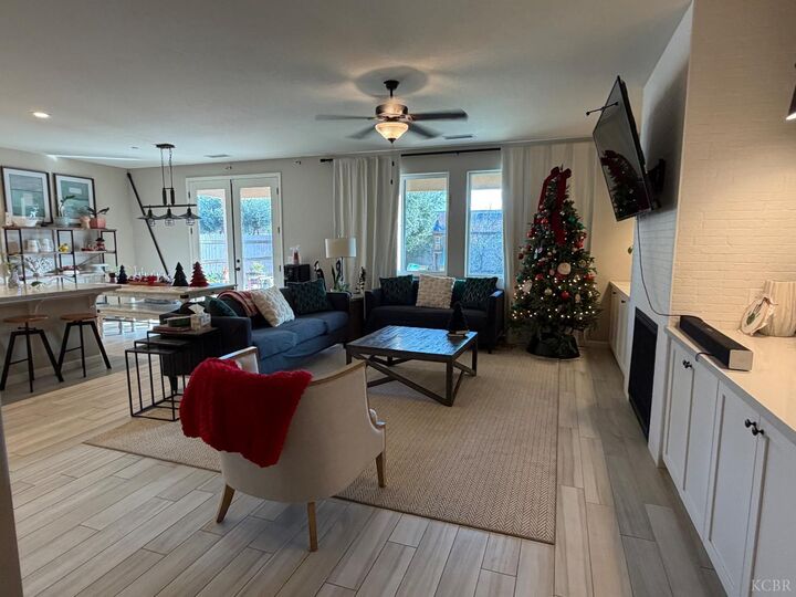Property Photo:  2215 Madeline Drive  CA 93230 