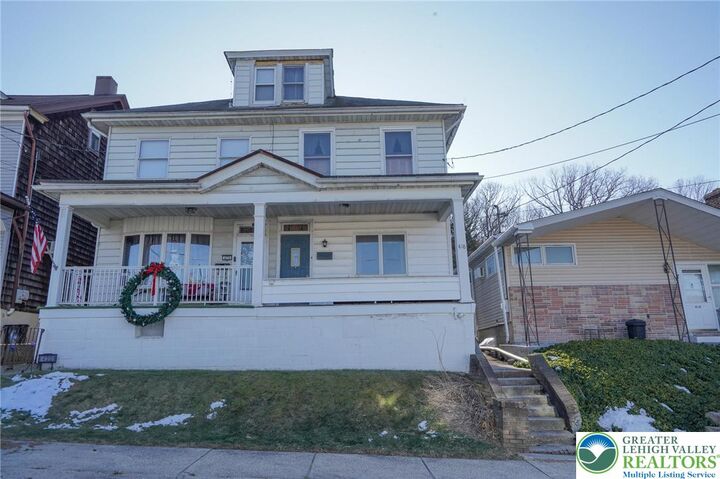 Property Photo:  418 Arlington Street  PA 18252 