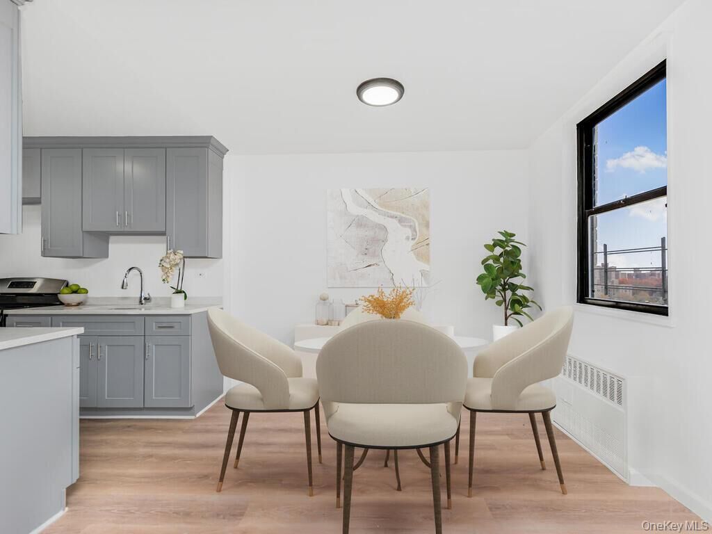 Property Photo:  1966 Newbold Avenue 303  NY 10472 