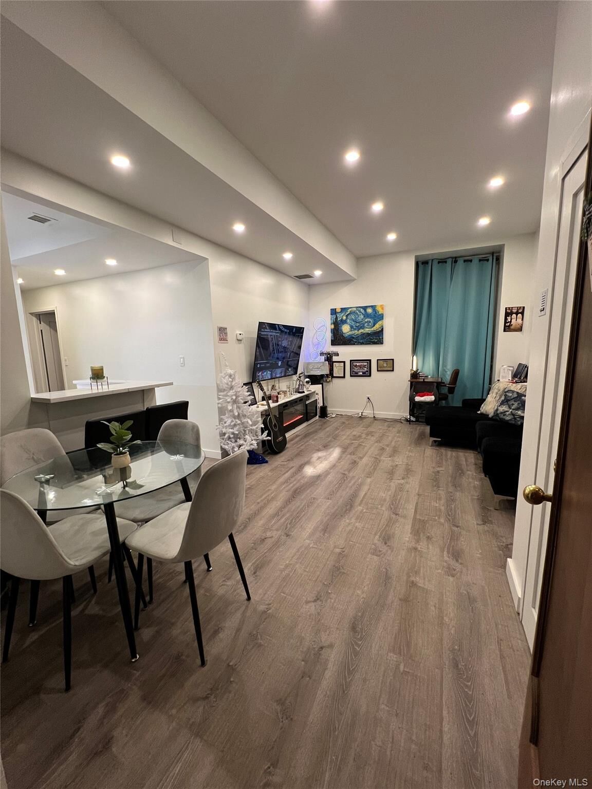 Property Photo:  1250 North Avenue 106  NY 10804 