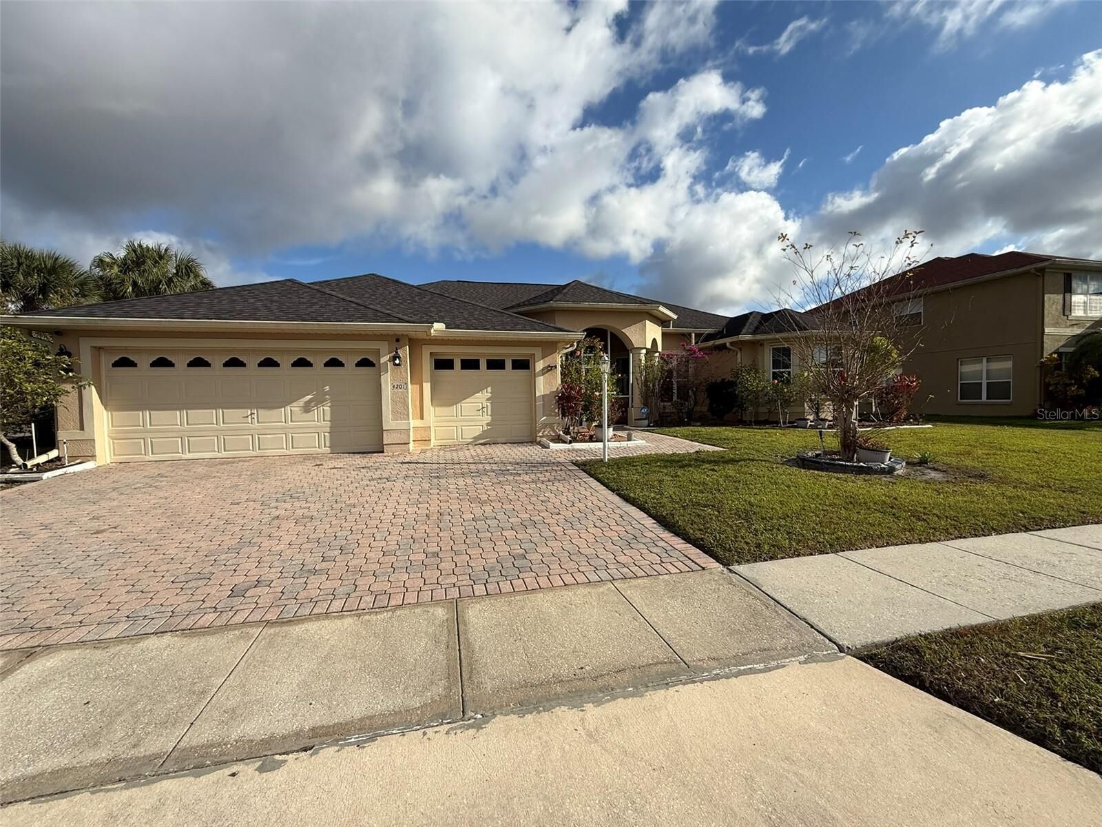 Property Photo: 4201 Seven Way FL 34746