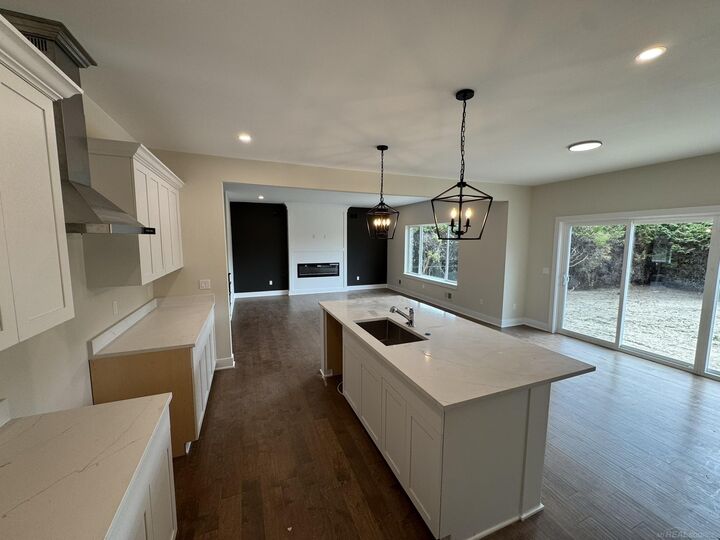 Property Photo:  37183 Curwood Drive  MI 48310 