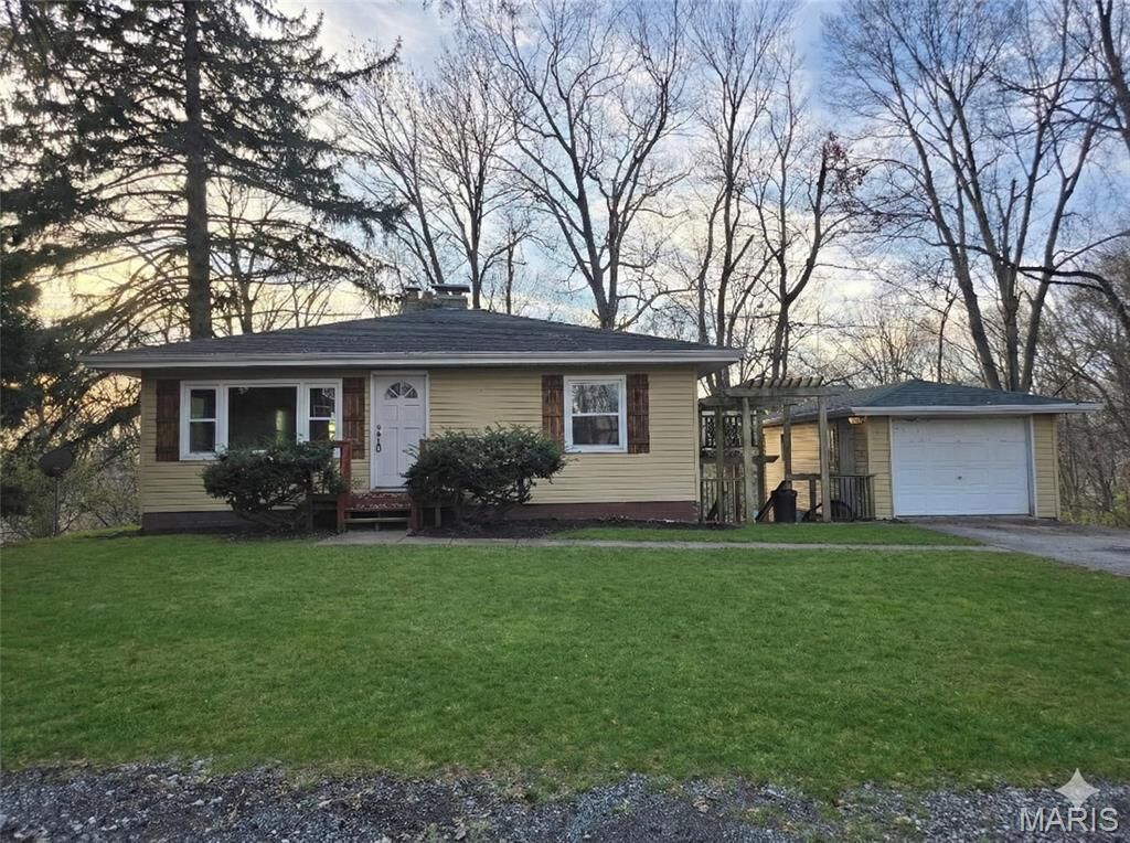 Property Photo:  41 Noles Drive  IL 62208 