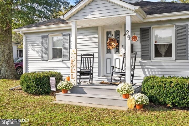 Property Photo:  29 Locust Lane  NJ 08533 