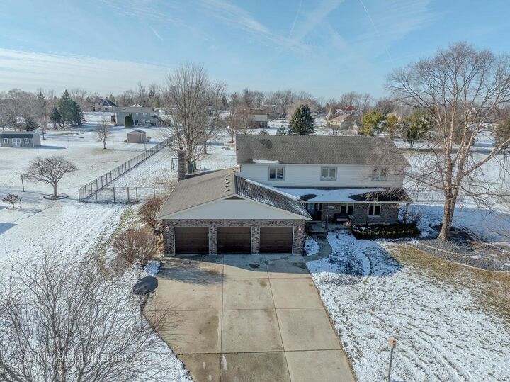 Property Photo:  2821 Abbington Drive  IL 60451 