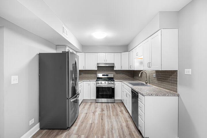 Property Photo:  629 Derry Court 1A  IL 60193 