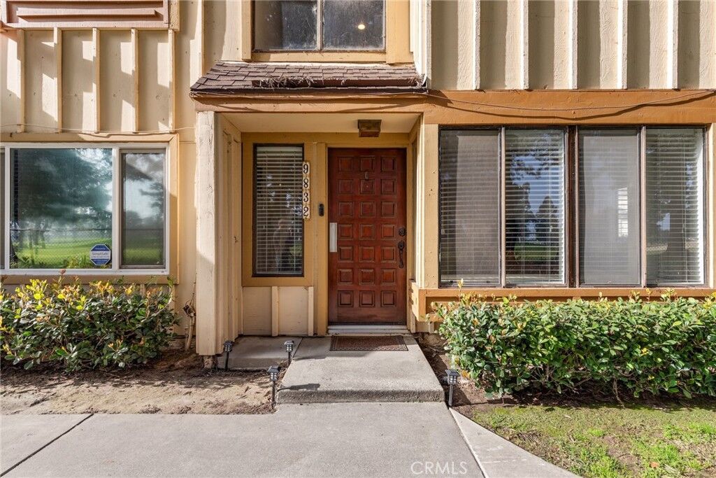 Property Photo:  9832 Karmont Avenue  CA 90280 