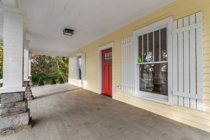 Property Photo:  203 Liberty Ln  TN 37115 