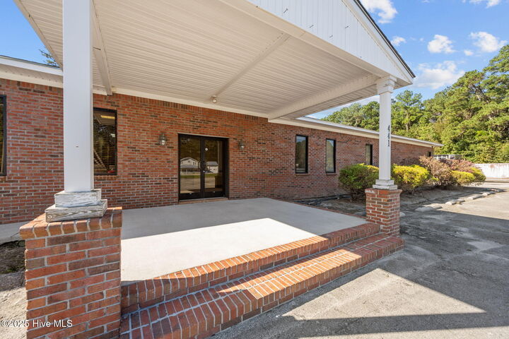 Property Photo:  441 Kinston Highway  NC 28574 
