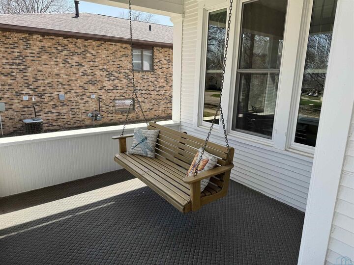 Property Photo:  418 Madison St  IA 51050 