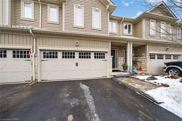 Property Photo:  80 Willow Street 7  ON N3L 0C6 