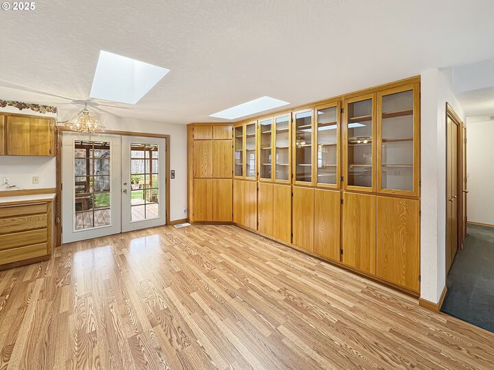 Property Photo:  5812 NE 84th Ave  WA 98662 