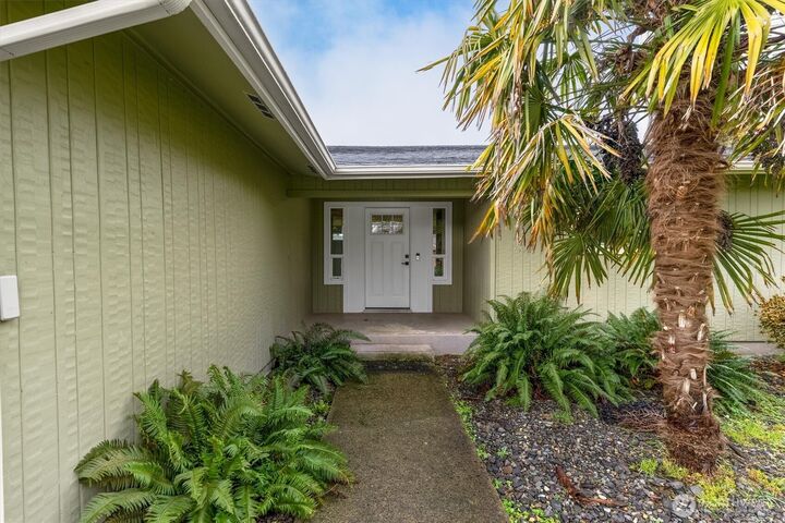 Property Photo:  9  Lee Place  WA 98632 