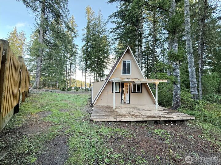Property Photo:  550 E Trails End Drive  WA 98528 