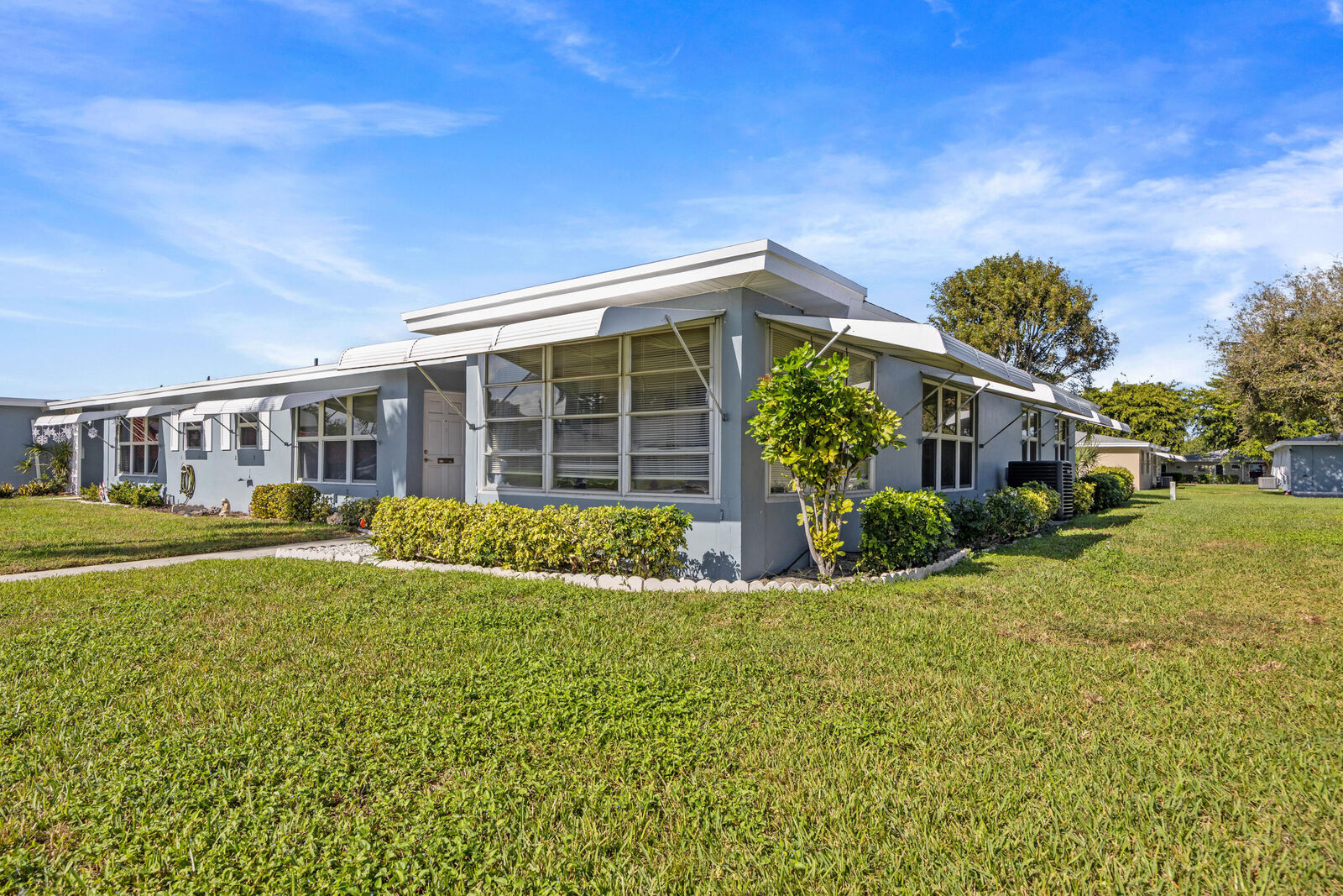 Property Photo:  275 High Point Court D  FL 33435 