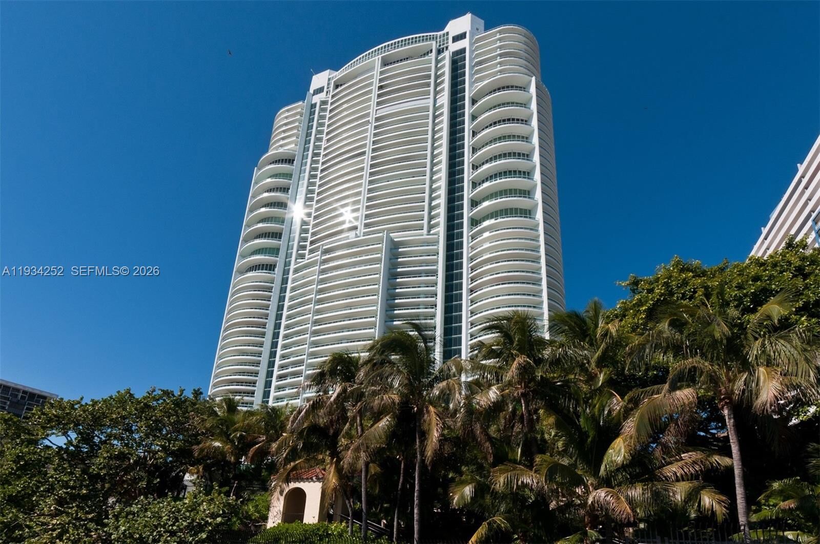 Property Photo:  1643 Brickell Ave 2304  FL 33129 