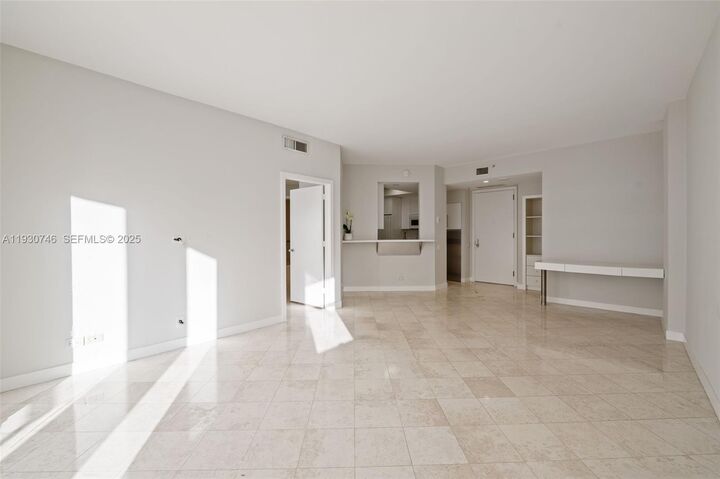 Property Photo:  888 Brickell Key Dr 601  FL 33131 