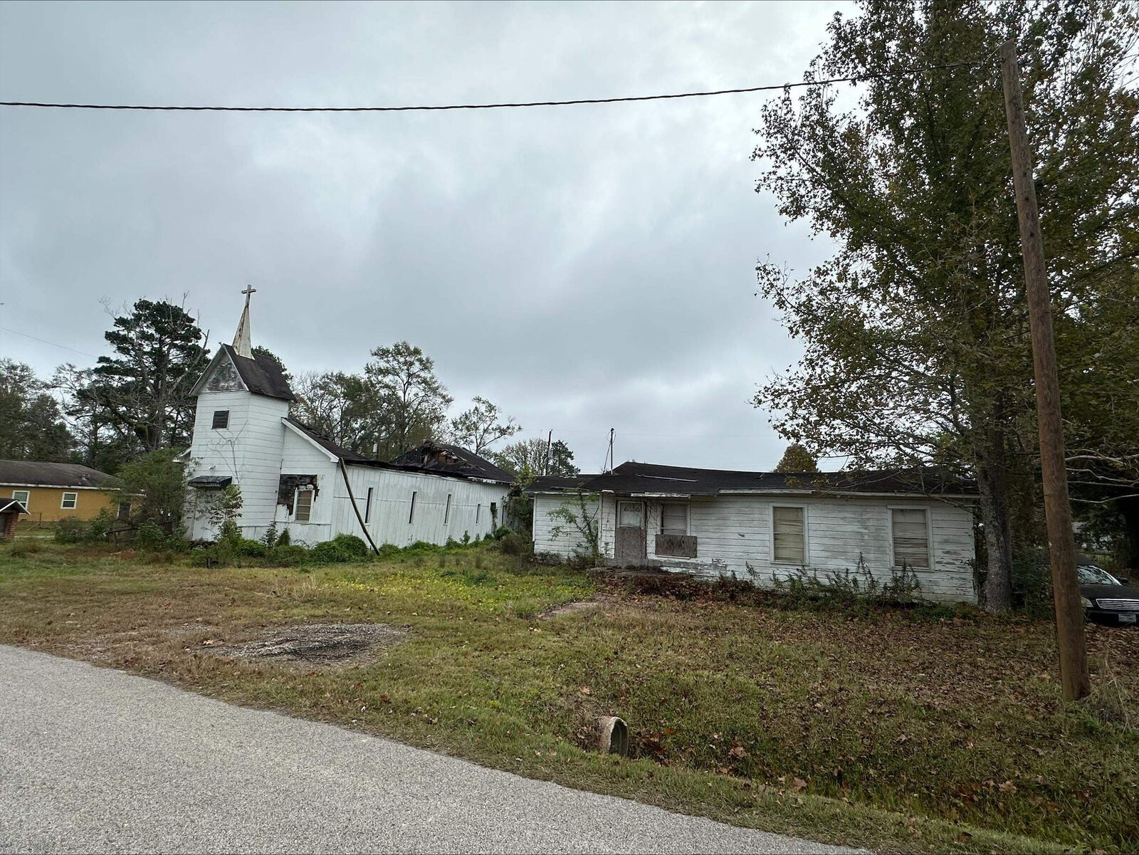 Property Photo: 425 S 12th Street TX 77656-0000