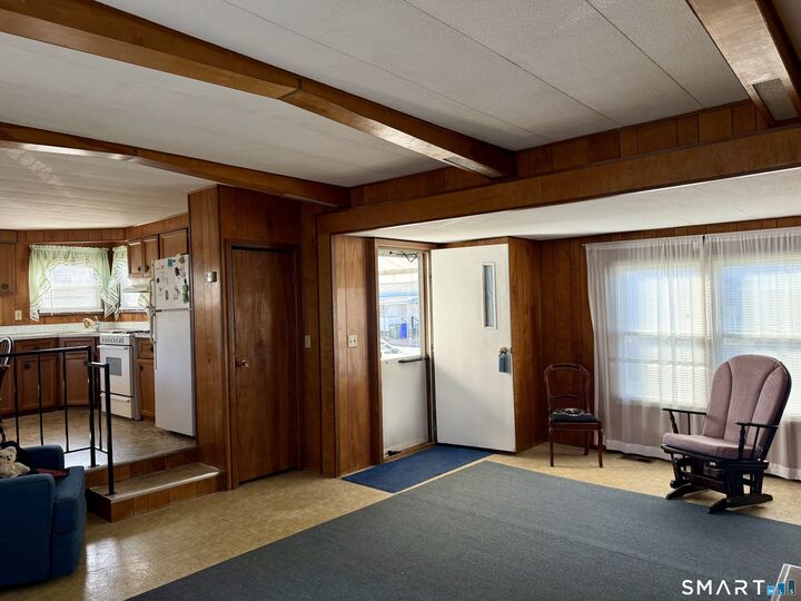 Property Photo:  6 Cherokee Road  CT 06118 