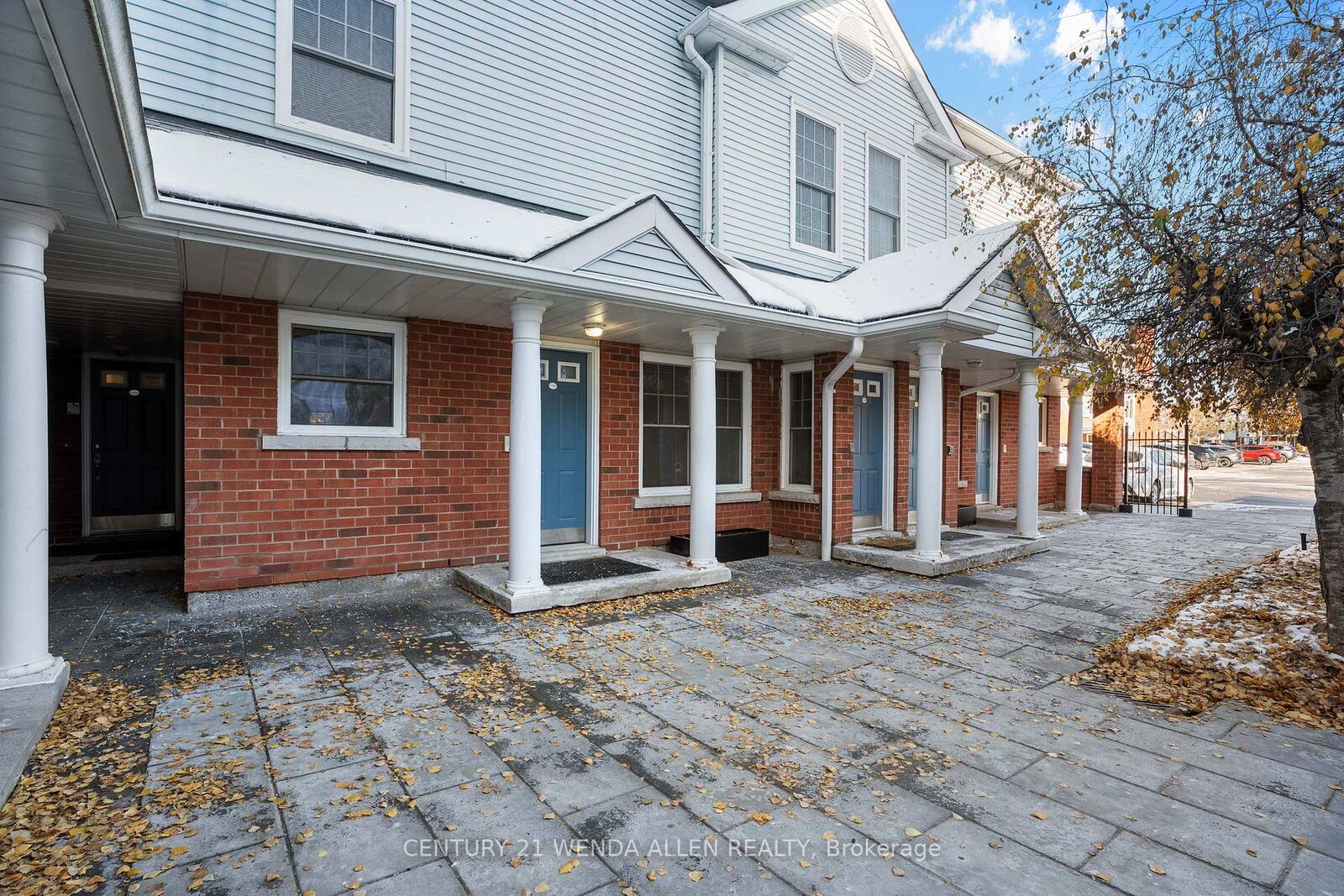 Property Photo:  1659 Nash Road I-15  ON L1E 1S8 