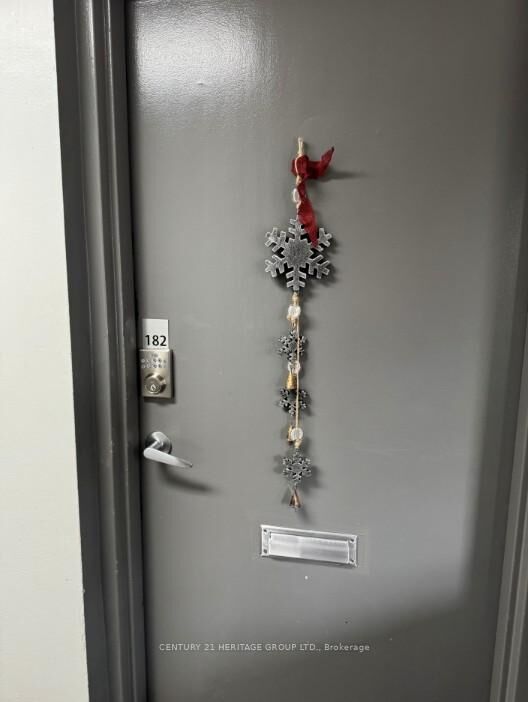 Property Photo: 17 Old Pine Trail 182 ON L2M 6P9