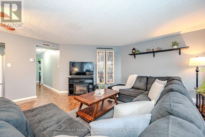 Property Photo: 105 Conroy Crescent 511 ON N1G 2V5