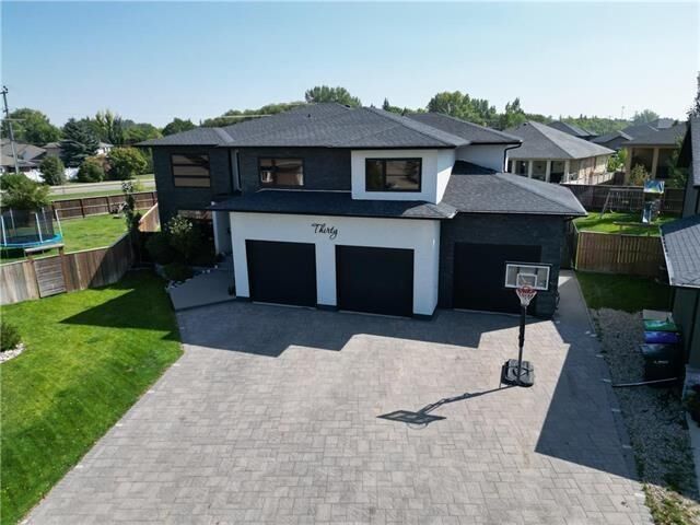 30 Grassland Crescent — photo 1