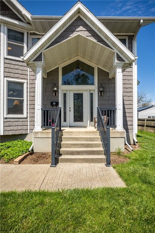 Property Photo: 306 W Wabash Avenue IL 62401