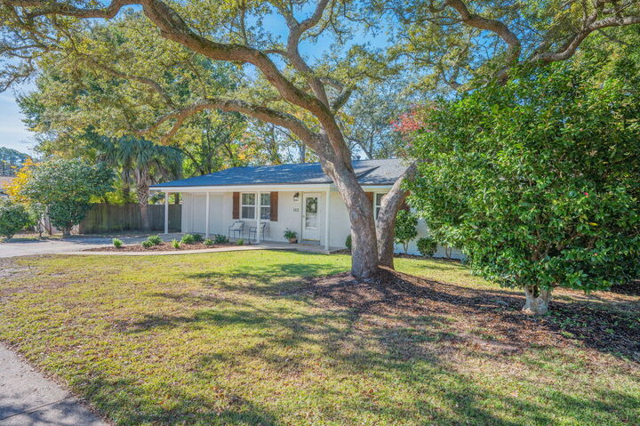 Property Photo:  112 NE Walton Drive  FL 32548 