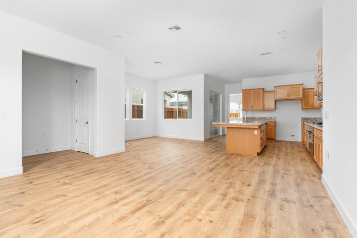 Property Photo: 347 Peters Lane S CA 93636