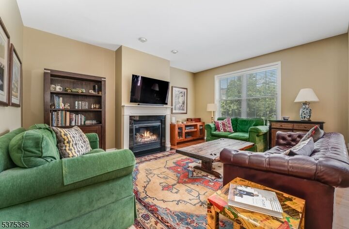 Property Photo:  12 Higgins Ct  NJ 08822 