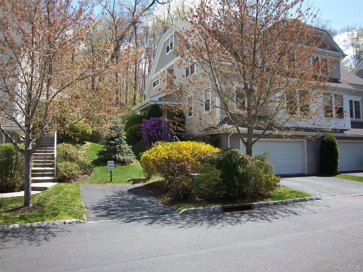 Property Photo:  36 Briarbrook Drive  NY 10510 