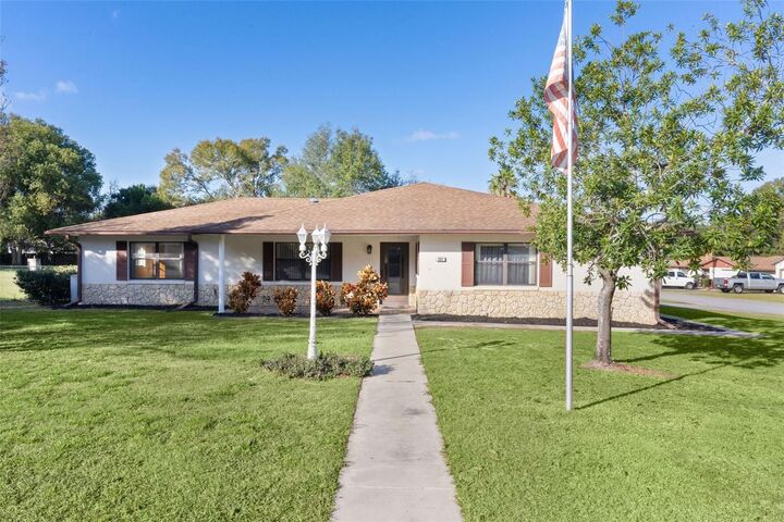 Property Photo:  602 Fourth Avenue  FL 32159 