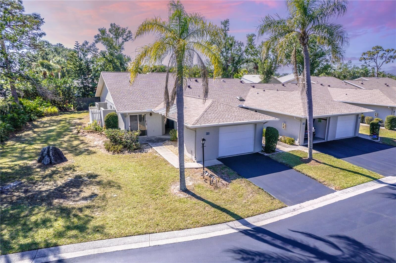 Property Photo:  301 Pinebrook Club Drive 1  FL 34285 