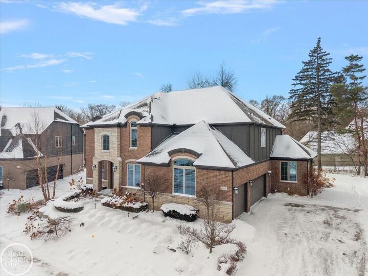 Property Photo:  4919 Park Manor Drive Unit #7  MI 48098-2230 