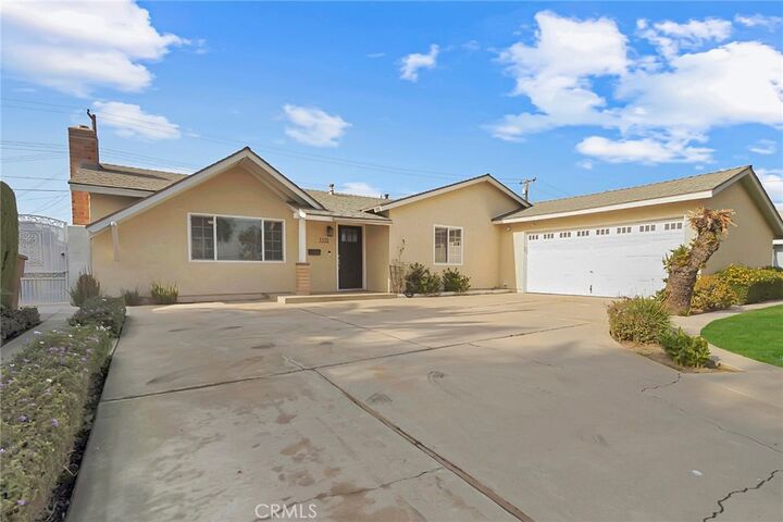 Property Photo:  1115 S Groveland Place  CA 92806 