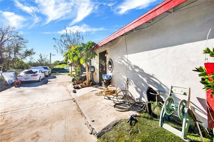 Property Photo:  691 Lincoln Avenue  CA 91103 