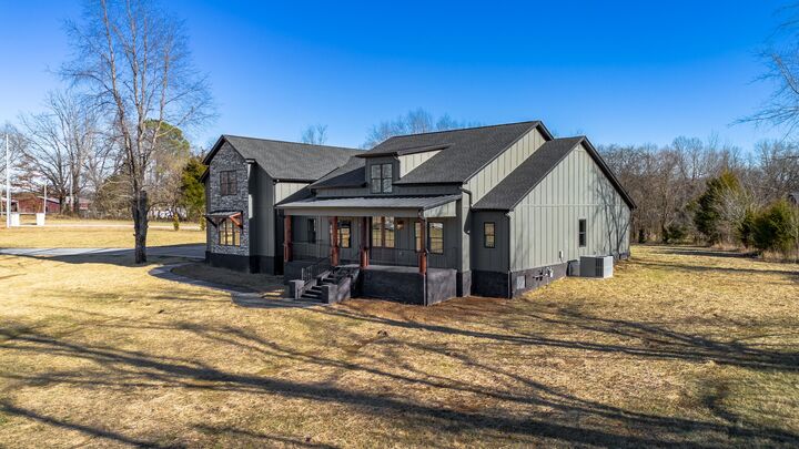 Property Photo:  112 Bradley Ln  TN 37048 