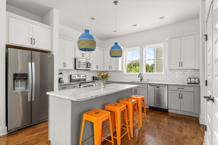 Property Photo:  1027 E Trinity Ln 6  TN 37216 