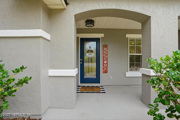 Property Photo:  7213 Beekman Lake Drive S  FL 32222 