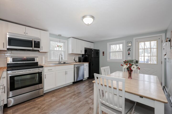 Property Photo: 27 Willow Street NH 03076