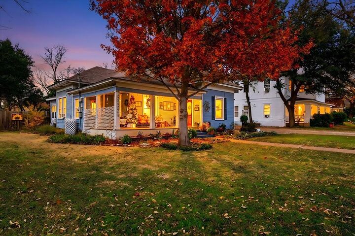 Property Photo:  1309 N Austin Street  TX 76201 